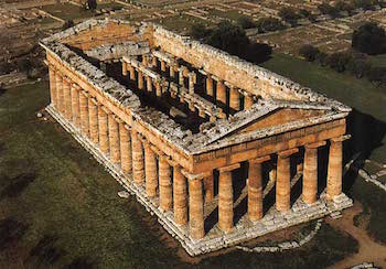 Paestum, il 25 aprile apertura straordinaria del tempio di Nettuno. Zuchtriegel: «Un’esperienza unica»