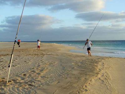 Paestum capitale della pesca sportiva con gare di surfcasting