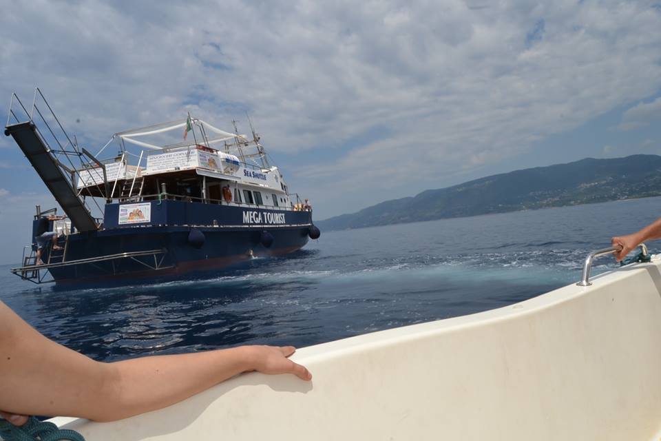 Cilento in crociera a bordo del sea shuttle Mega tourist