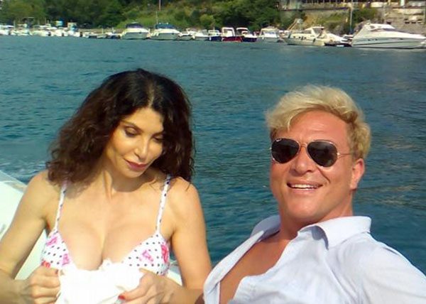 Cilento invaso da vip, a bordo di un gommone arriva Carmen Di Pietro