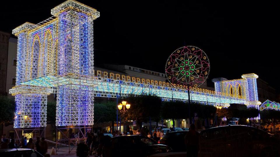 Vallo della Lucania si trasforma in Manhattan per festeggiare San Pantaleone (PROGRAMMA E FOTO)