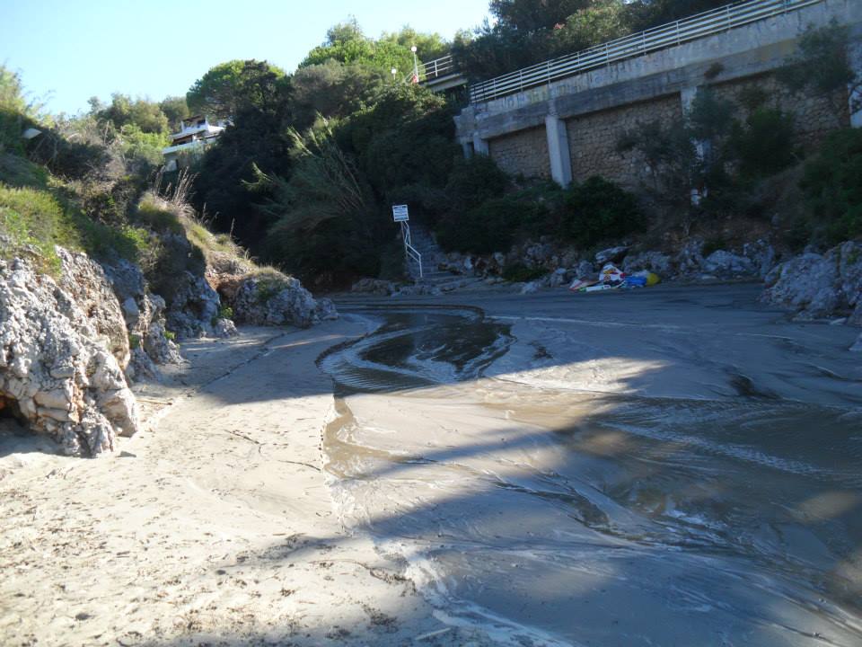 Fare Verde Cilento segnala possibile inquinamento alla Calanca a Marina di Camerota (FOTO)