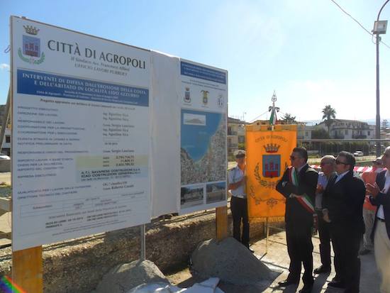 Agropoli, al via i lavori a difesa dall’erosione costiera del lido Azzurro. Sindaco: «Opera strategica e fondamentale»