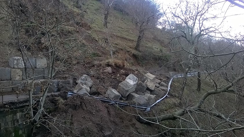 Emergenza viabilità, crolla la strada che collega Ascea e Ceraso