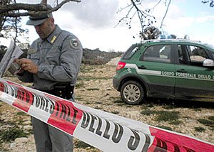 Nel Parco arrivano i rifiuti prodotti a Battipaglia: la Forestale sequestra la discarica