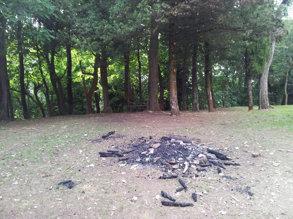 Parco del Cilento, degrado e spazzatura vicino la cappella del Santo: cittadini indignati