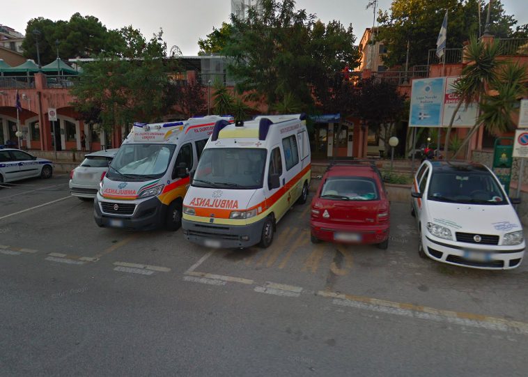 Camerota, strada chiusa: sindaco ottiene in tempi record il ripristino della postazione del 118