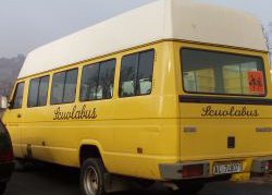 Scuolabus con targhe tedesche e conducenti ubriachi: 24 multe