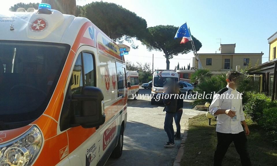 Studenti e insegnanti intossicati a scuola durante lezione di cucina, otto in ospedale