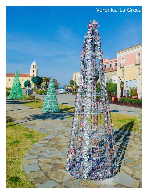 Paese del Cilento addobbato con materiali riciclati: ecco le opere realizzate dai cittadini