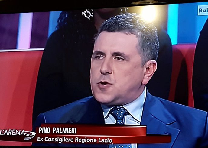 Palmieri, ex consigliere regionale rinuncia a vitalizio di quasi 3mila euro al mese: «Esempio per i figli» | VIDEO