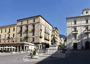 Vallo della Lucania, 500 euro per fascia sindaco. D’agosto e Romaniello: «Ecco le prove»