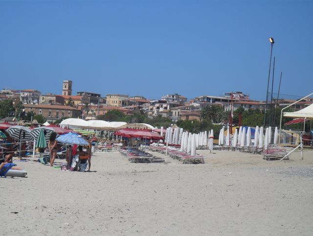 Spiagge bene comune, Fare verde Cilento: «Servono meno lidi balneari e con strutture amovibili»