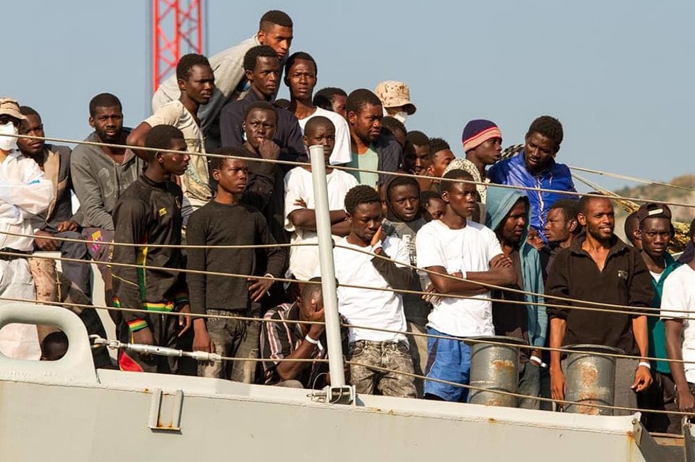 Vibonati dice «no» ai migranti, minoranza: «Un danno per l’intero paese»