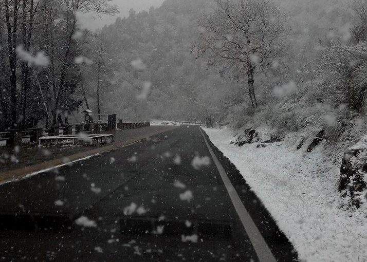 Bianco risveglio in Cilento e Vallo di Diano, neve e gelo anche a bassa quota