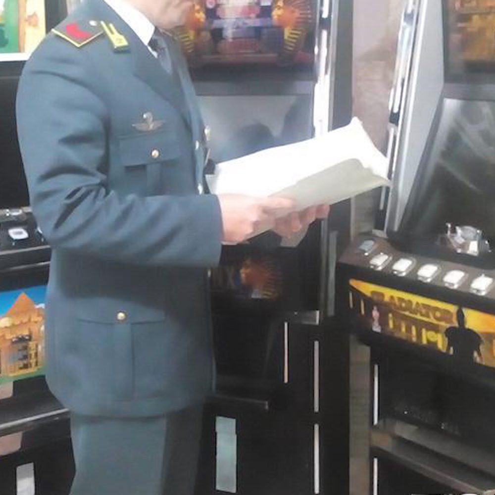 Agropoli, minorenne sorpreso in un centro scommesse: multa all’attività