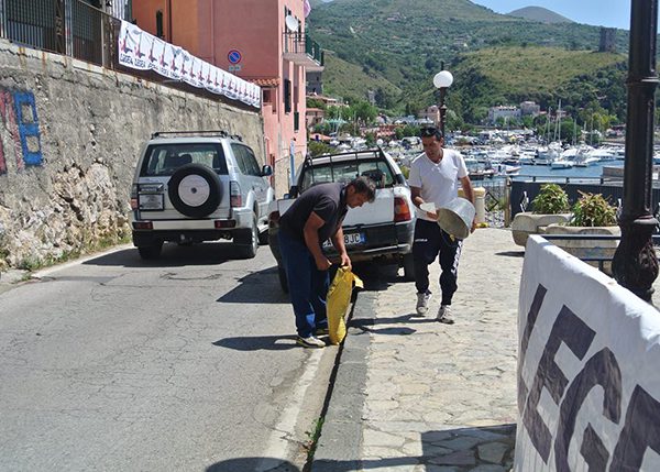 Ricordate il campione? Schillaci è nel Cilento per la Corsa del Mito: volontari tappano le buche, tolto l’imbarazzo