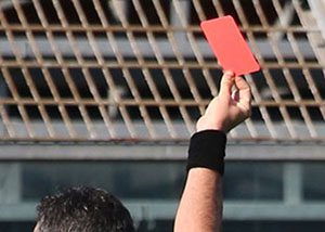 Cilento, pugni e calci all’arbitro: calciatore nei guai