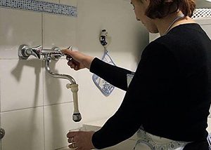 Cilento, crisi idrica esaspera gli animi: cittadino minaccia di avvelenarsi bevendo acqua inquinata
