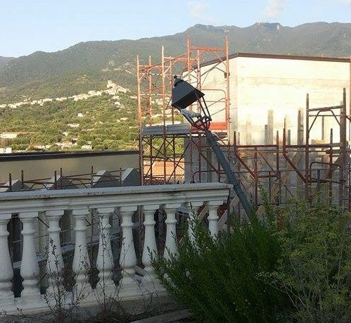 Degrado e opere incompiute, il cimitero di Vallo della Lucania sommerso dall’incuria e dall’indifferenza