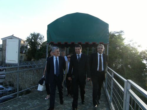 D’Alema in visita privata ad Agropoli. A fare gli onori di casa il sindaco Franco Alfieri