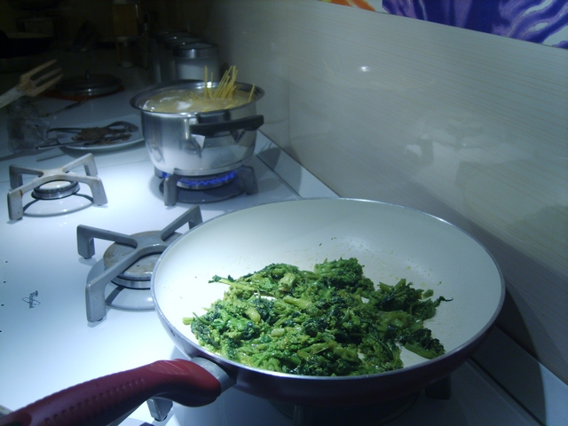 Spaghetti, broccoli e stracciatella