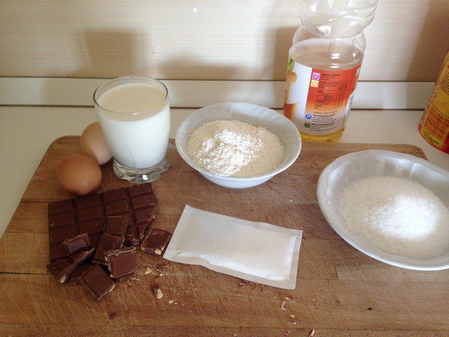 Ciambella con cioccolatini, bontà a colazione