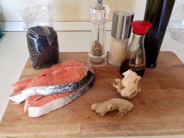 Salmone, affumichiamolo al tè nero con riso Basmati al limone