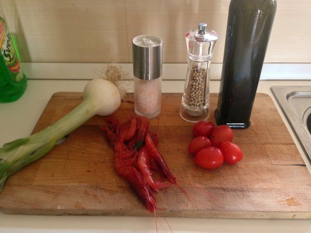 Spaghetti al gambero nudo con bisque di gamberi al timo