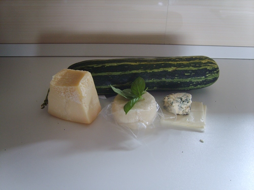 Tortino di zucchine al sapore di formaggi e basilico