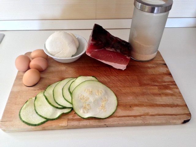 Frittura che bontà, zucchini farciti con mozzarella e speck