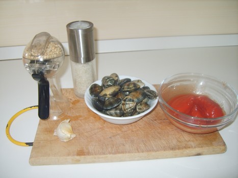 Ancora mare: vongole in brodo di pomodori