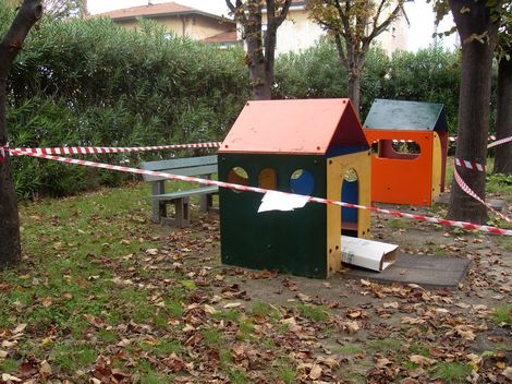 Parco giochi pericoloso in Cilento, scatta la chiusura