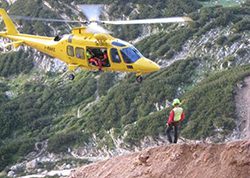 Rocciatori ed elicotteri per riaprire una delle strade del Cilento