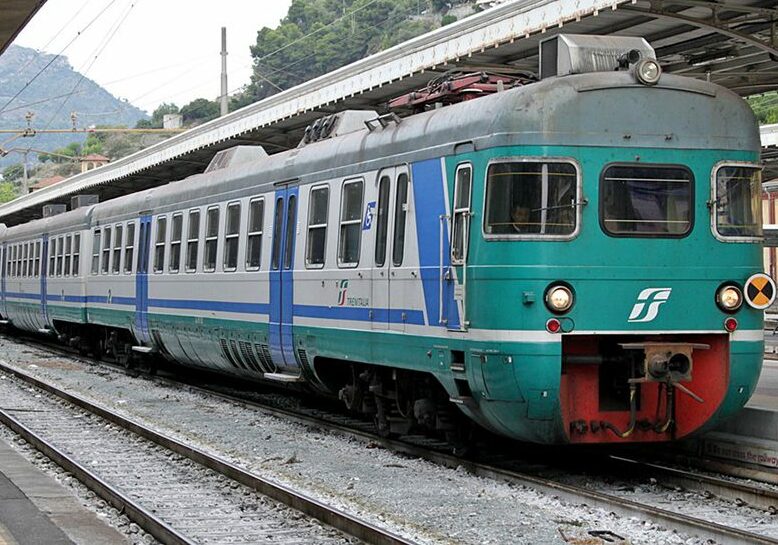 Danni maltempo, linea Battipaglia – Potenza: circolazione ferroviaria sospesa tra Romagnano e Buccino