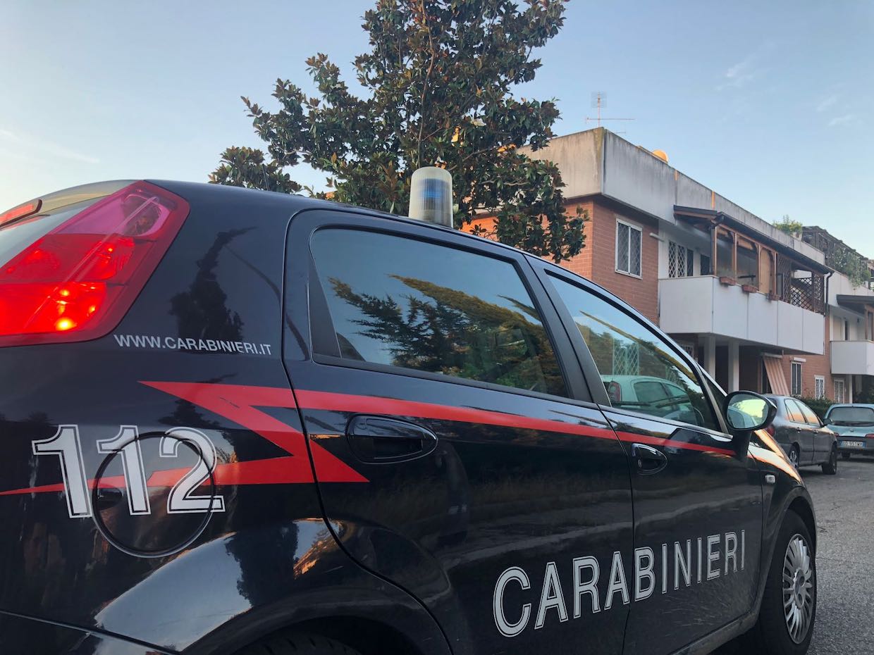 Castelnuovo Cilento, tentano di dare fuoco alla porta di casa: indagini in corso