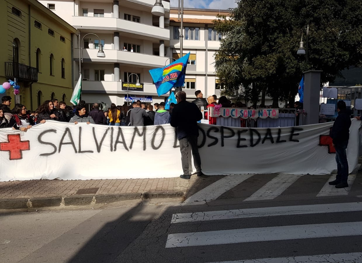 Soppressione punti nascita Sapri e Polla, cittadini in piazza