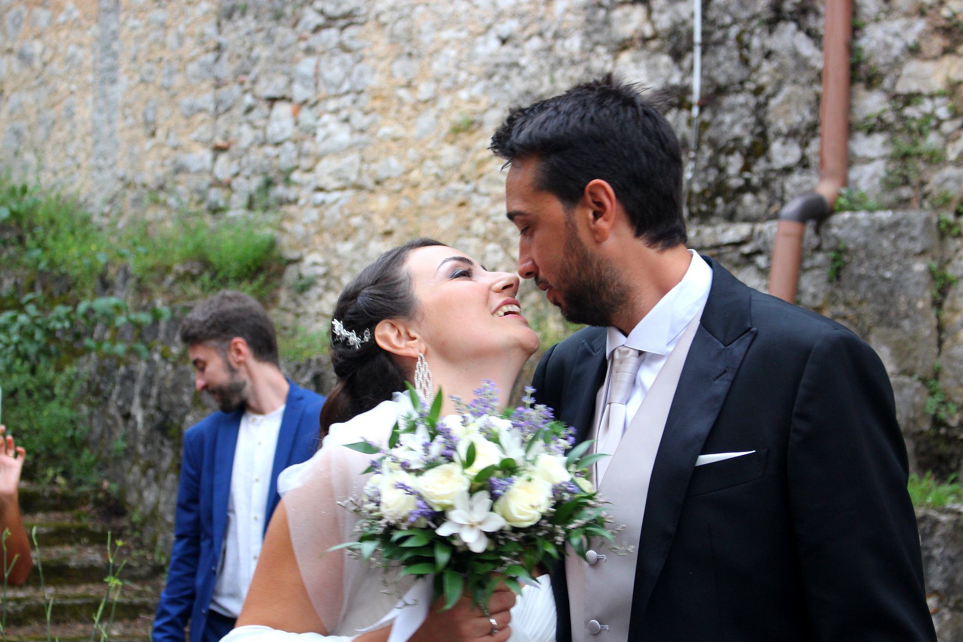 Stefania e Enzo, sposarsi a Morigerati sul terrazzo panoramico “sospeso”