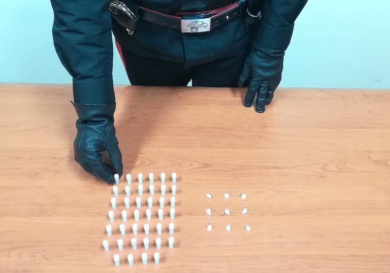 Eroina e crack nel furgone con gli elettrodomestici, due arresti ad Atena Lucana