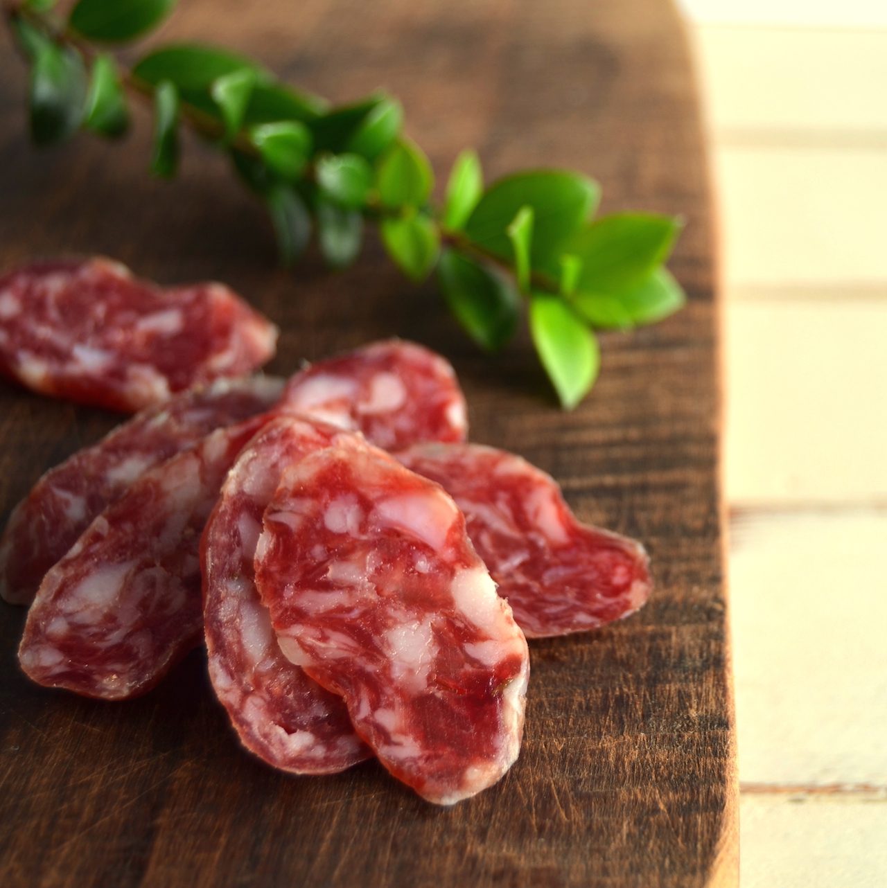 La salsiccia al sapore di mirto, la produce un salumificio nel Cilento