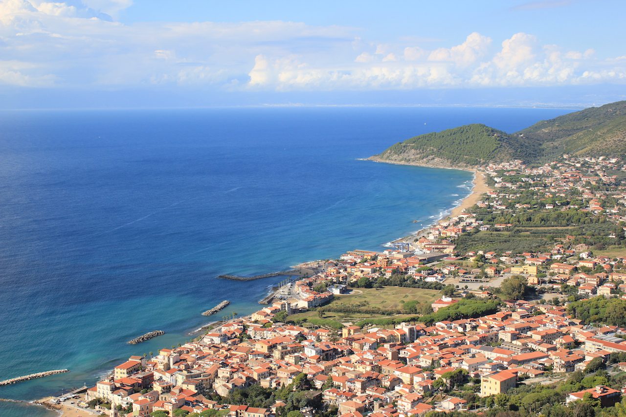 Castellabate, giornata di pulizia della spiaggia con Plastic Free