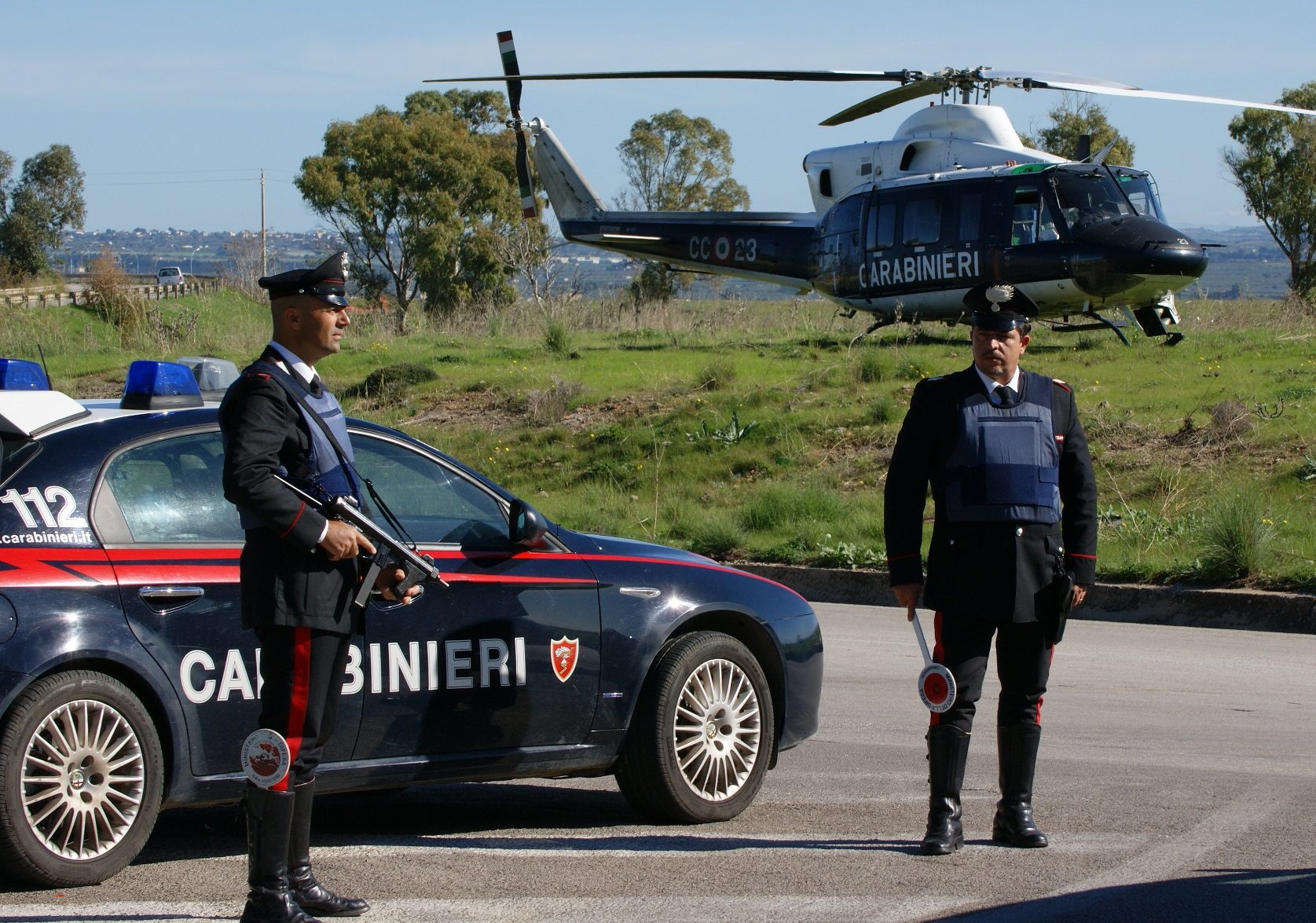 Tratta degli schiavi: maxi blitz all’alba dei carabinieri