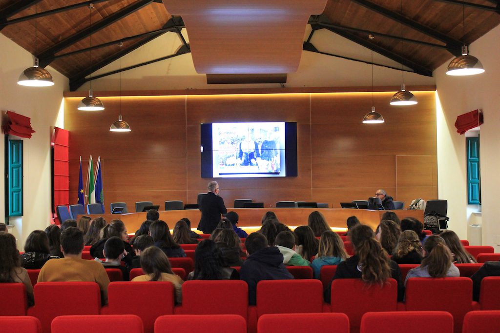 Cilento, a lezione di felicità tra i banchi di scuola