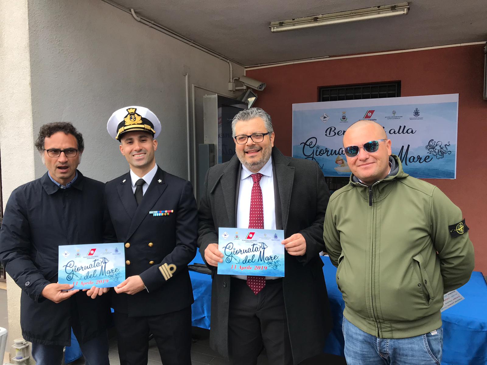 Agropoli, giornata del Mare. Cimmino: «Alunni molto preparati. Futuri marinai»