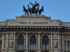 Cassazione: risarcibile anche il figlio non ancora nato al momento dell’illecito, conta il danno subito dopo la nascita