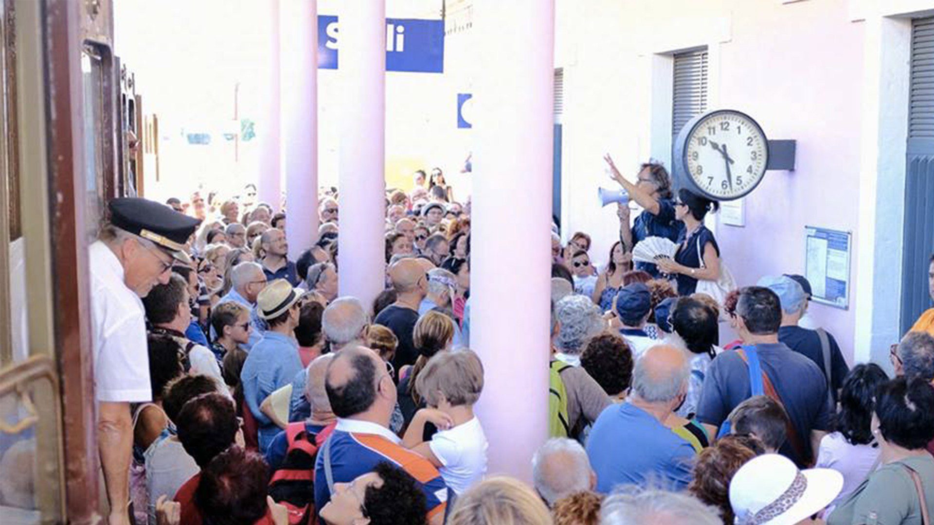 Pasqua, 15 milioni in treno per megaponte: pienone in Cilento