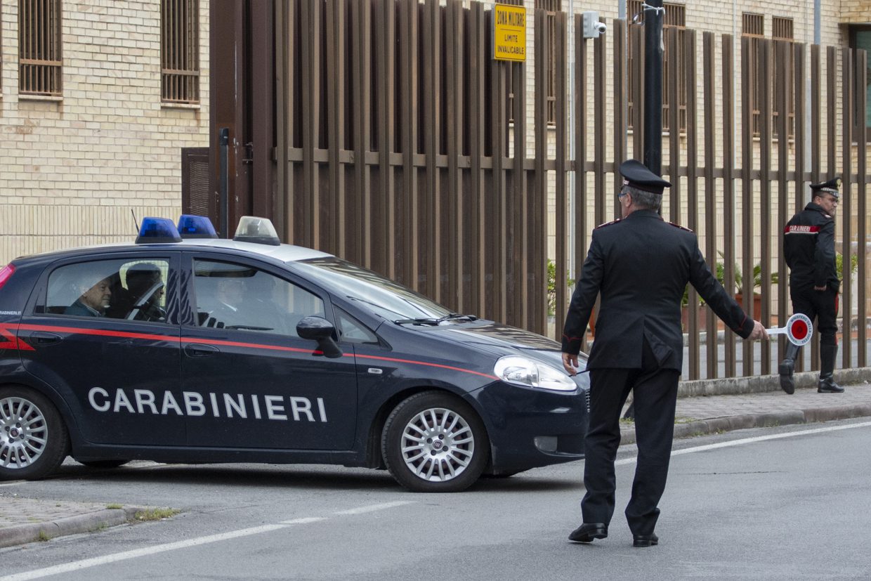 Arresti Camerota, dall’alba alla procura: il fotoracconto