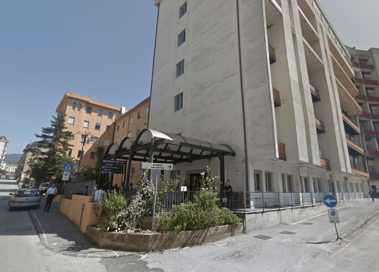 Ospedale Vallo della Lucania, presunti abusi su 20enne: medico rischia processo