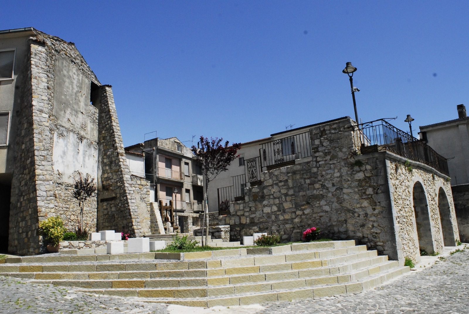 Torre Orsaia inaugura il nuovo anfiteatro di palazzo Girardi