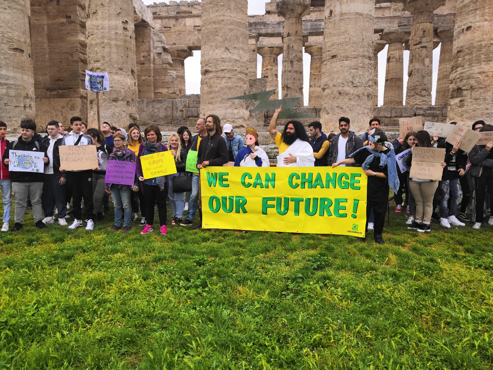 Flash mob di Legambiente nell’area archeologica di Paestum